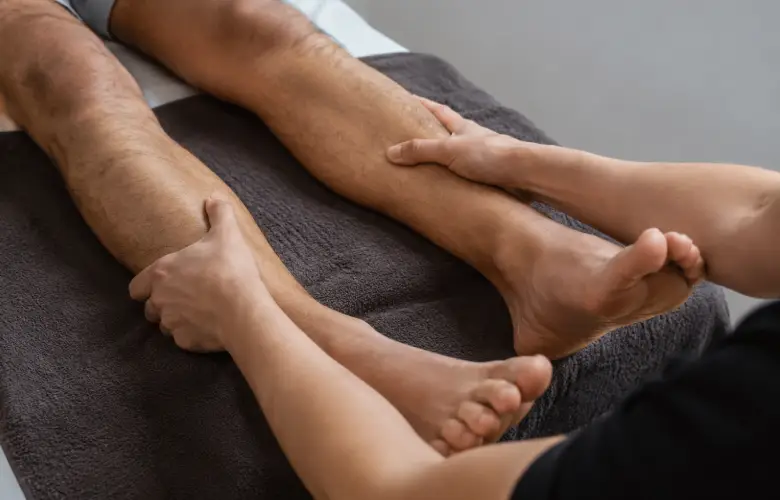 Sesión de reflexología podal con masaje en los pies